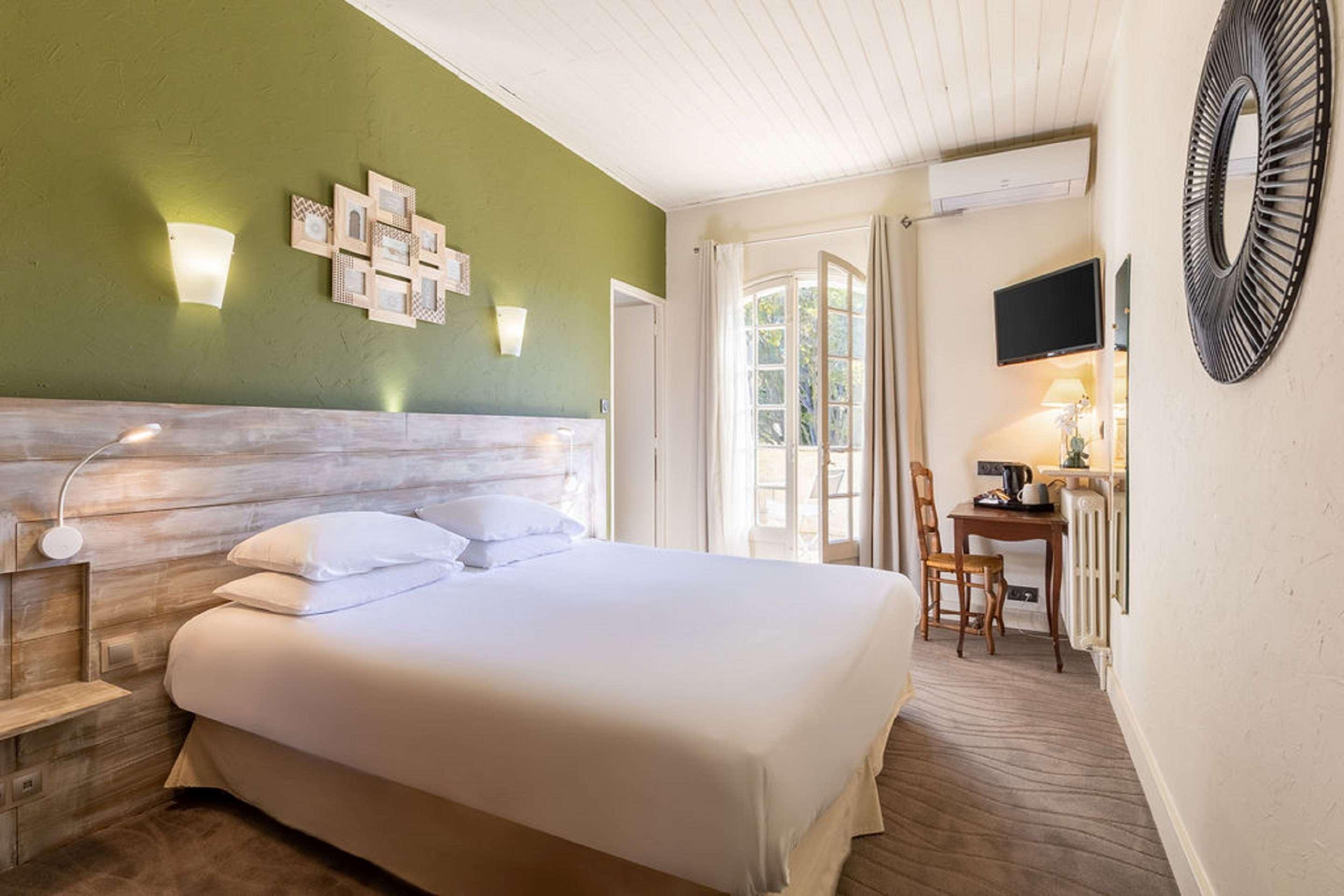 Best Western Le Val Majour Fontvieille Bagian luar foto