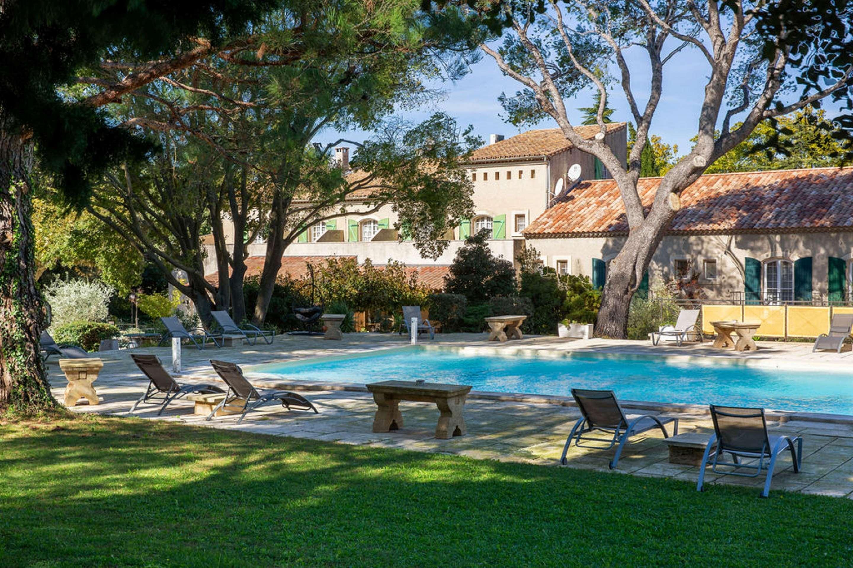 Best Western Le Val Majour Fontvieille Bagian luar foto