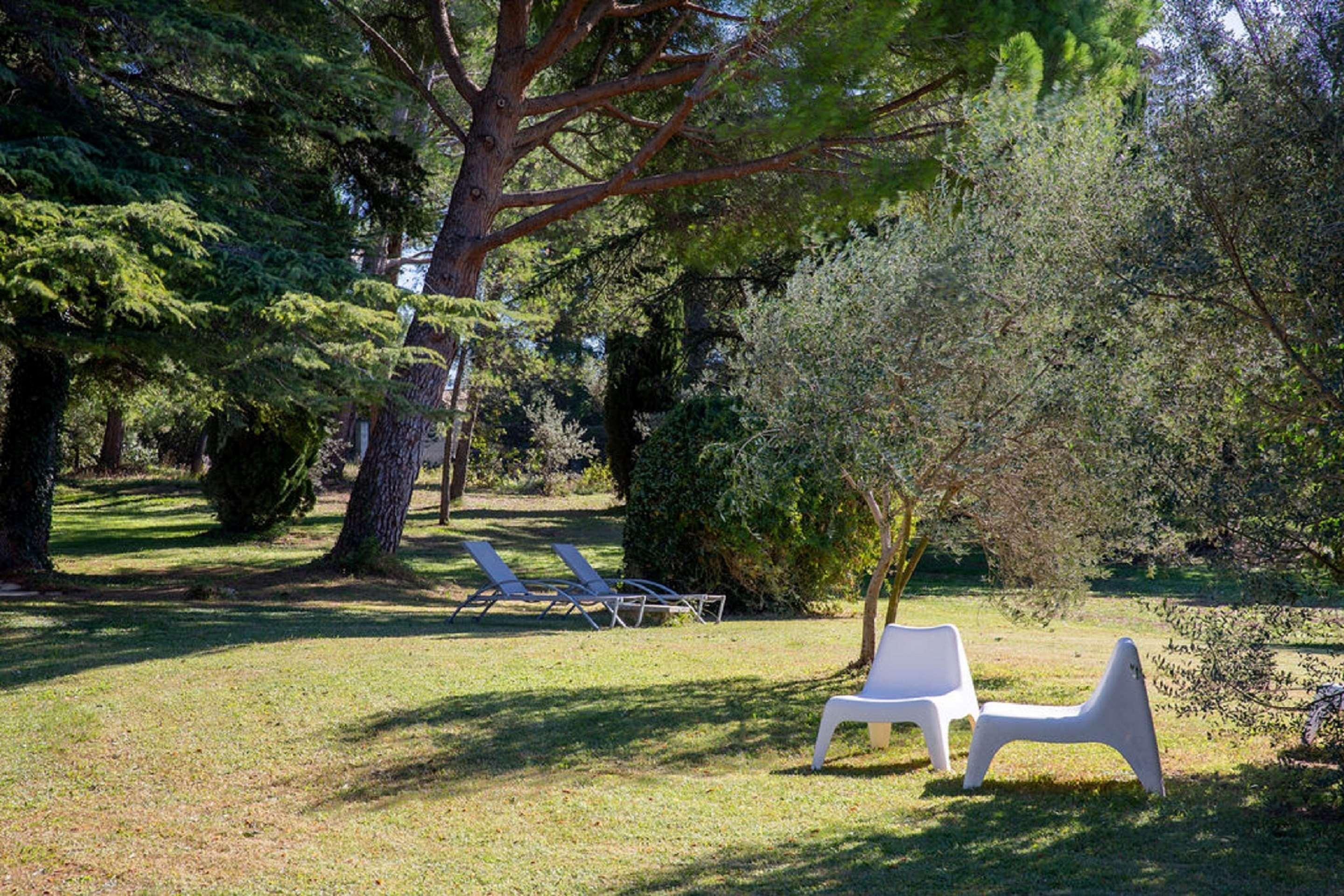 Best Western Le Val Majour Fontvieille Bagian luar foto