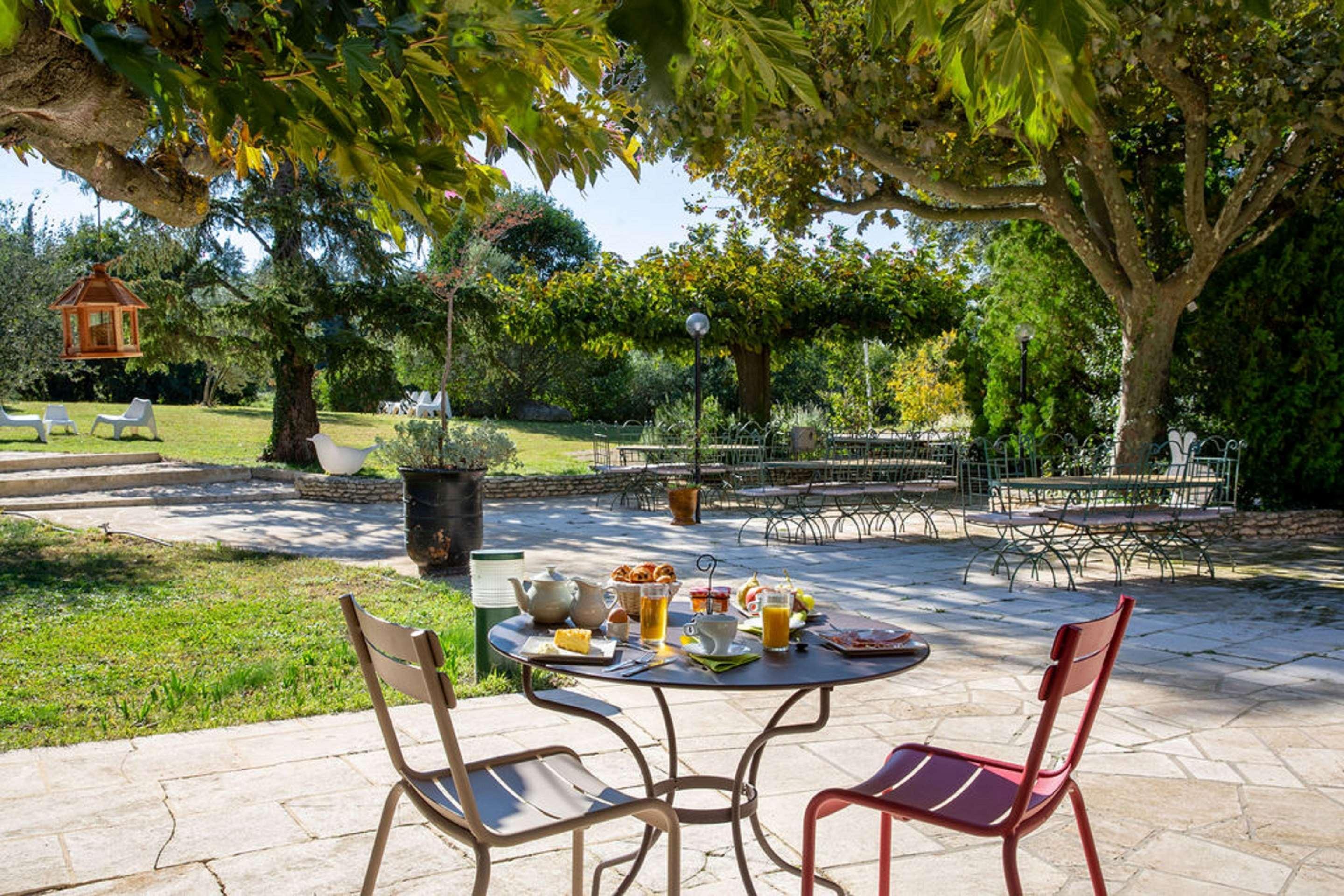 Best Western Le Val Majour Fontvieille Bagian luar foto