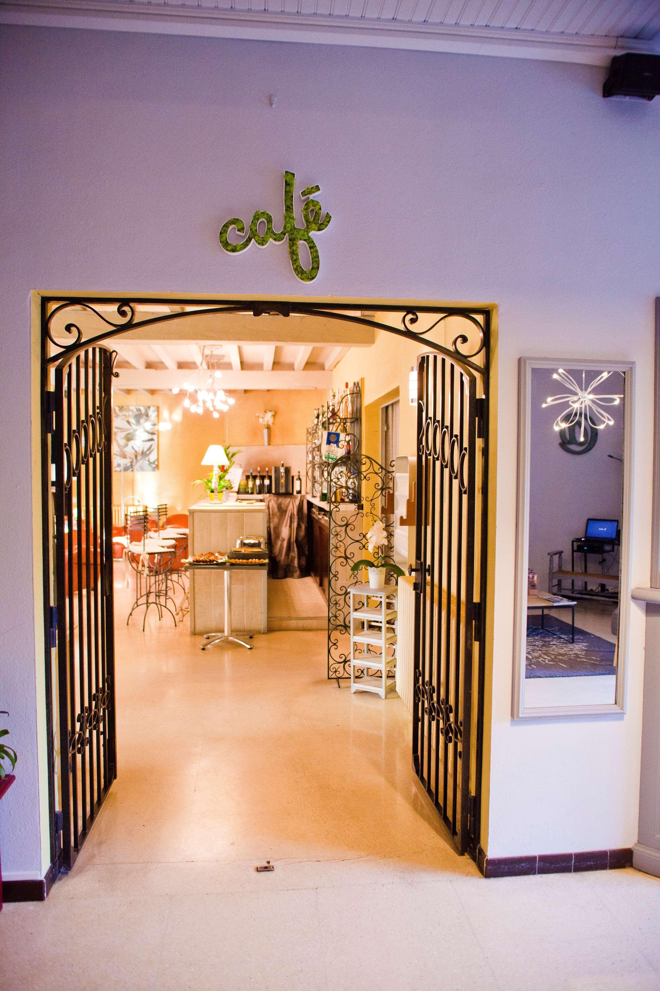 Best Western Le Val Majour Fontvieille Bagian luar foto