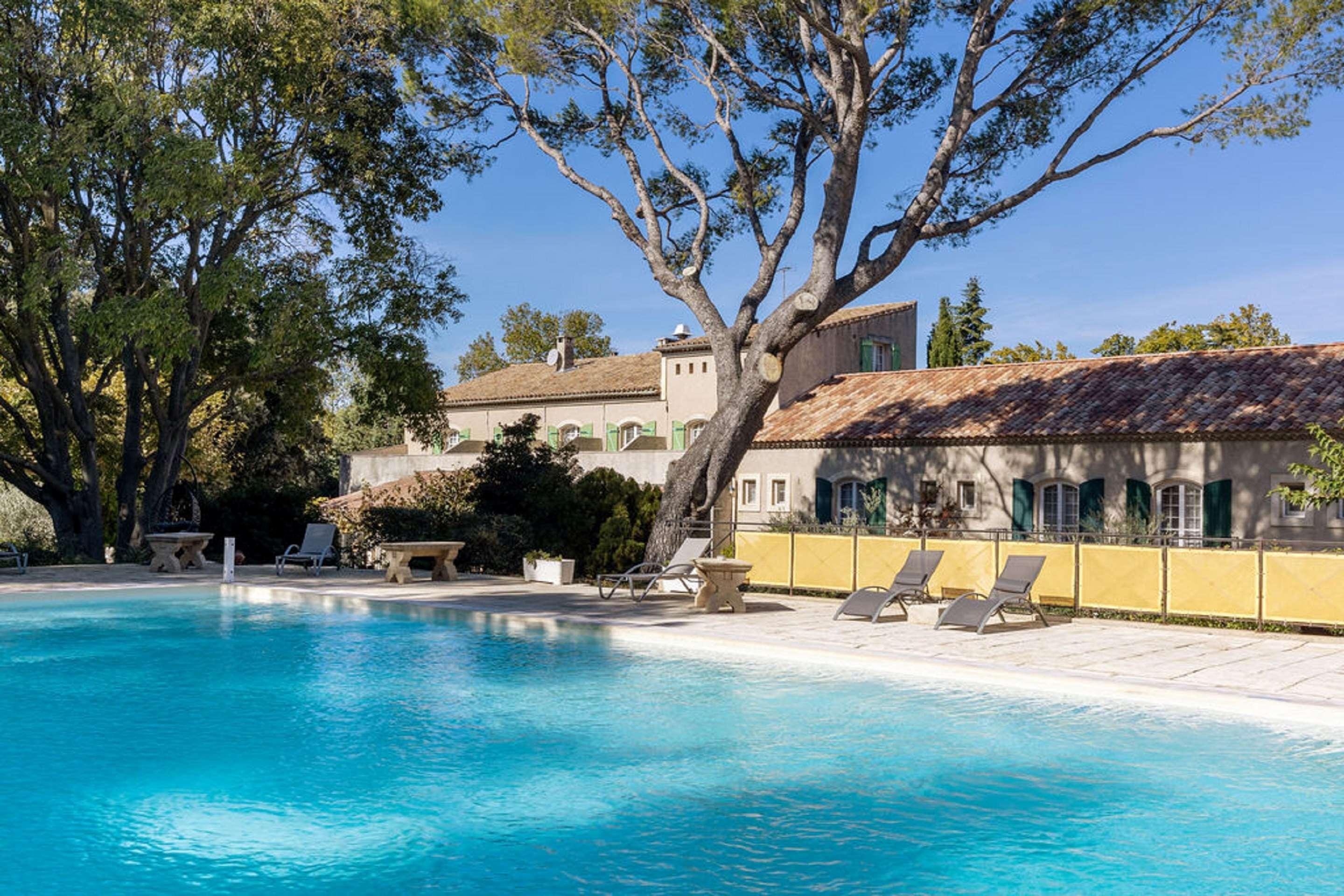 Best Western Le Val Majour Fontvieille Bagian luar foto