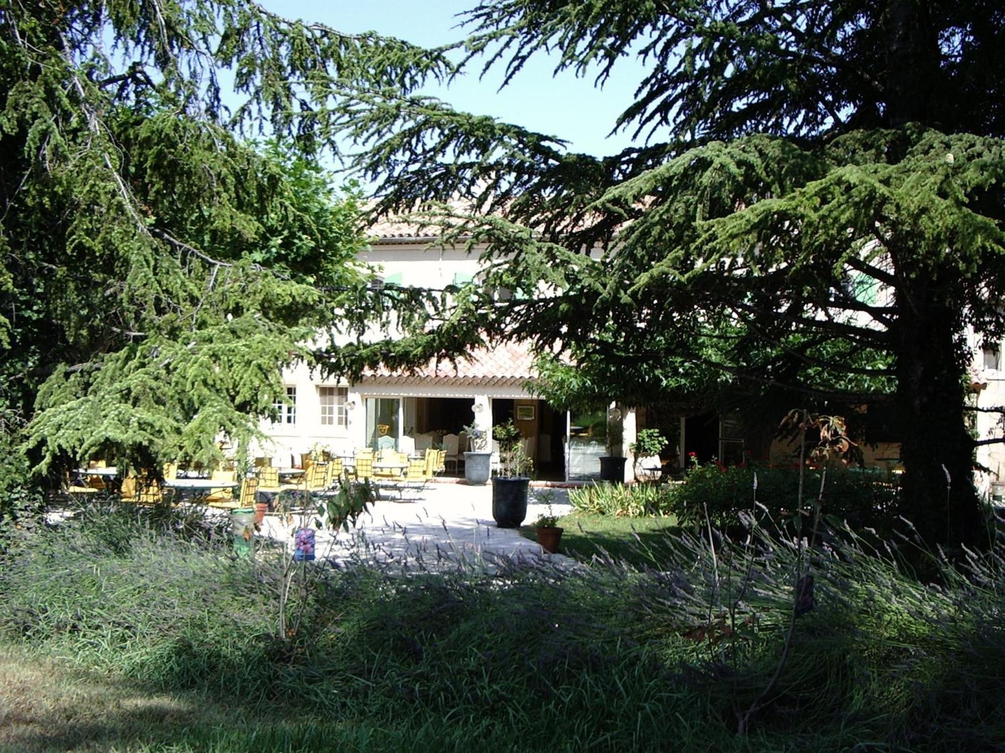 Best Western Le Val Majour Fontvieille Bagian luar foto
